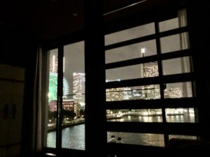 インターコンチネンタル横浜pier8 　みなとみらいビュー　クラブラウンジ　ブログ　宿泊記　カップル　記念日　プロポーズ　夜景